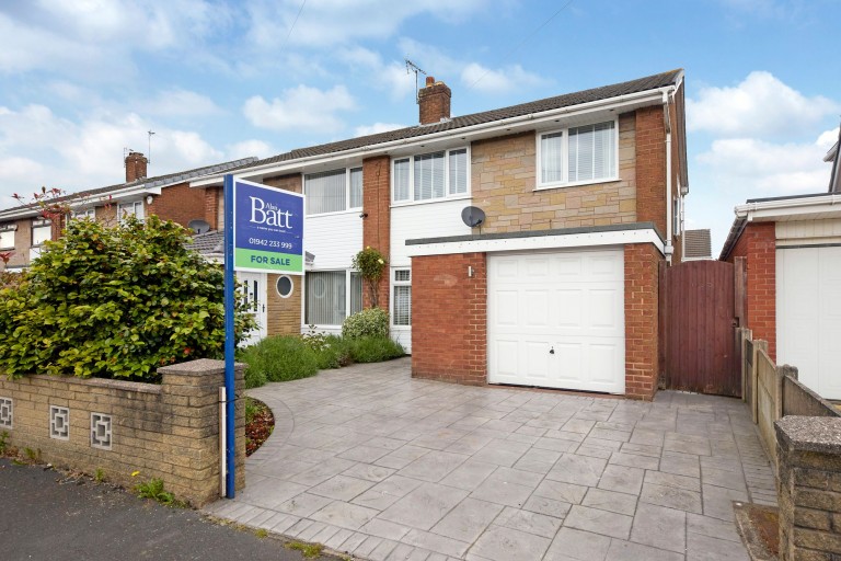 Crossdale Road, Hindley Green, WN2