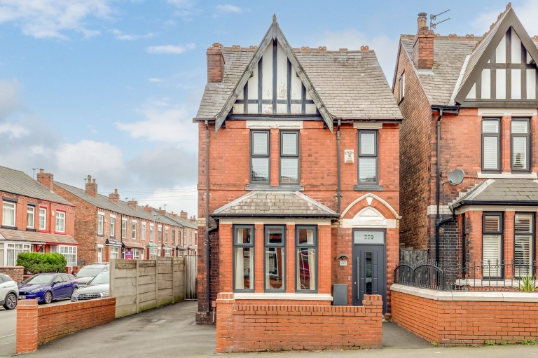 Gidlow Lane, Wigan, WN6