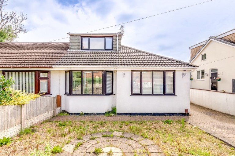 Cedar Avenue, Standish, WN6