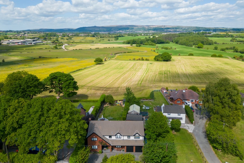 Bolton Road, Aspull, WN2