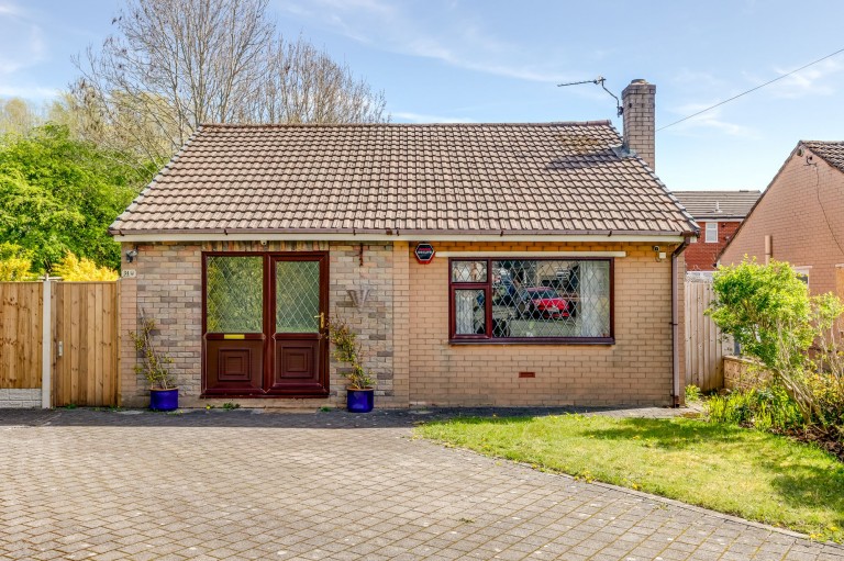 Oak Avenue, Abram, WN2