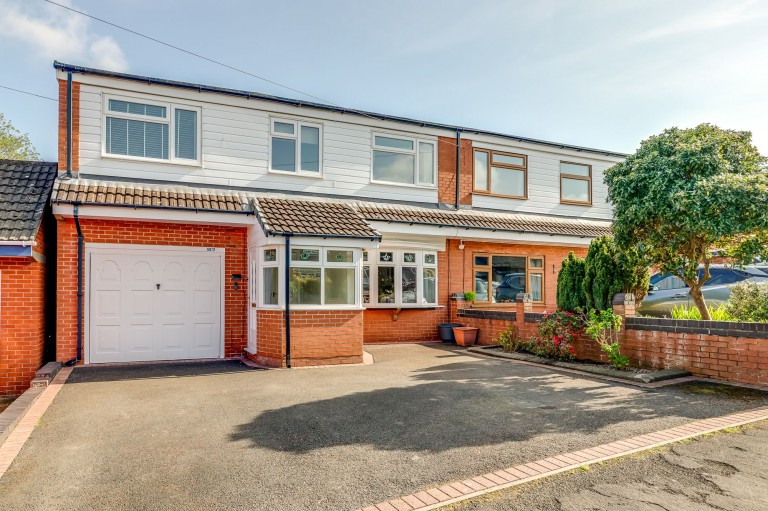 Edale Drive, Standish, WN6