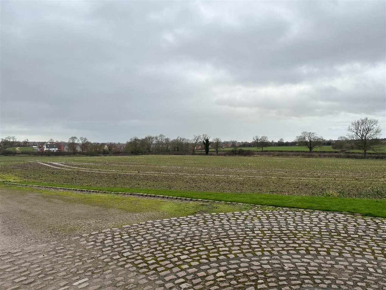 Sevenoaks Farm, Off Newton Lane