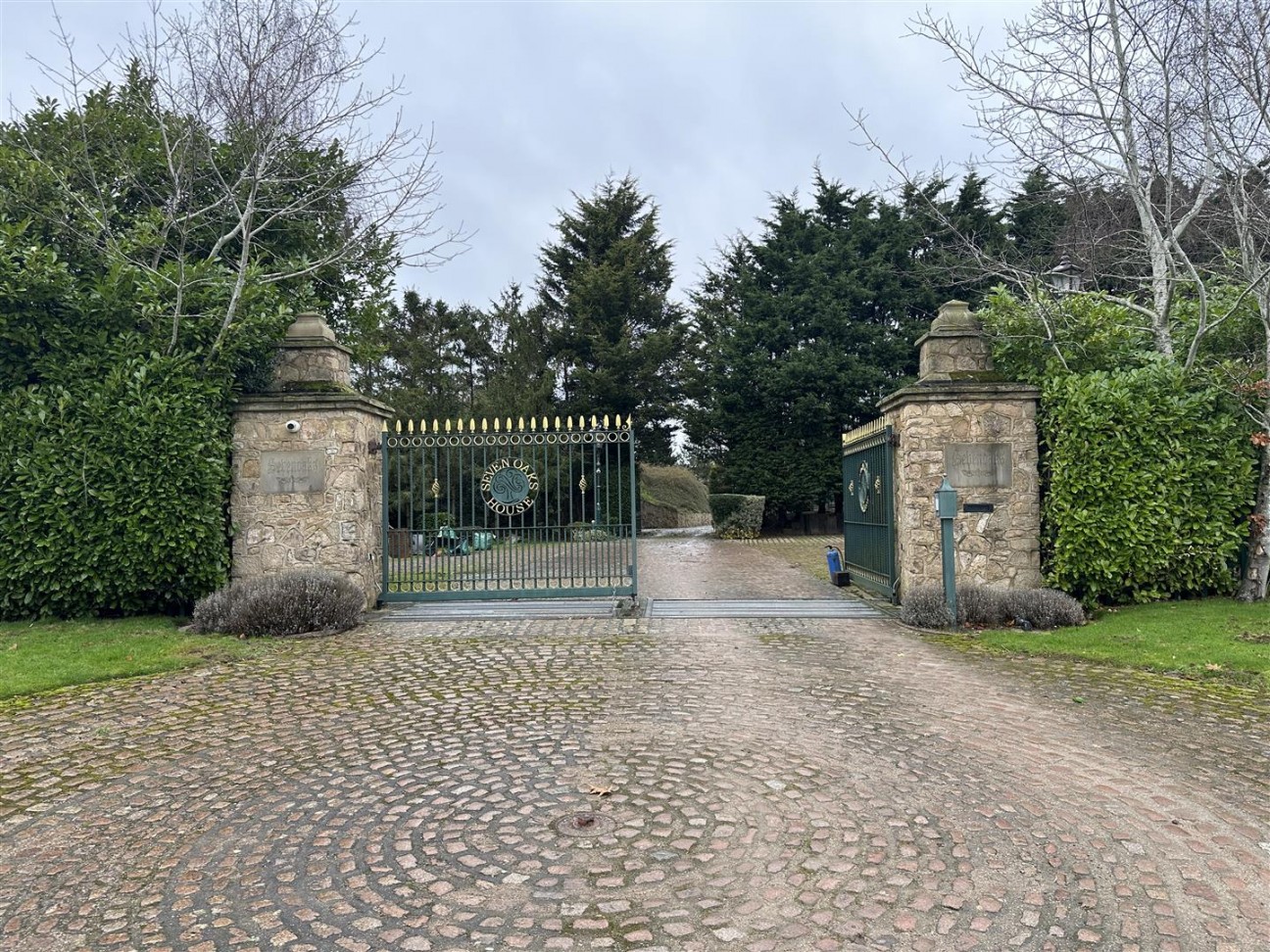 Sevenoaks Farm, Off Newton Lane