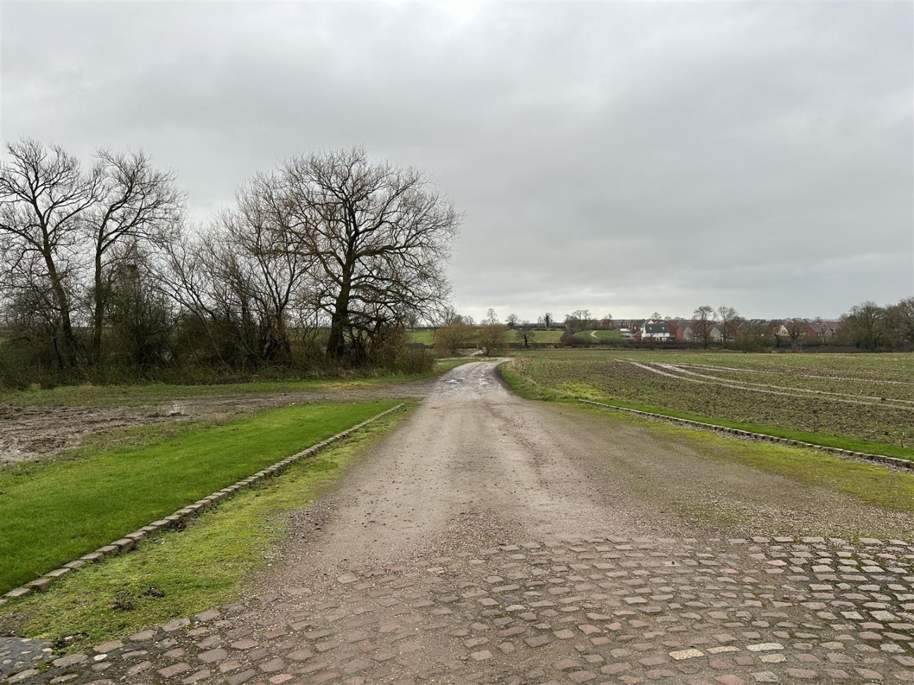 Sevenoaks Farm, Off Newton Lane