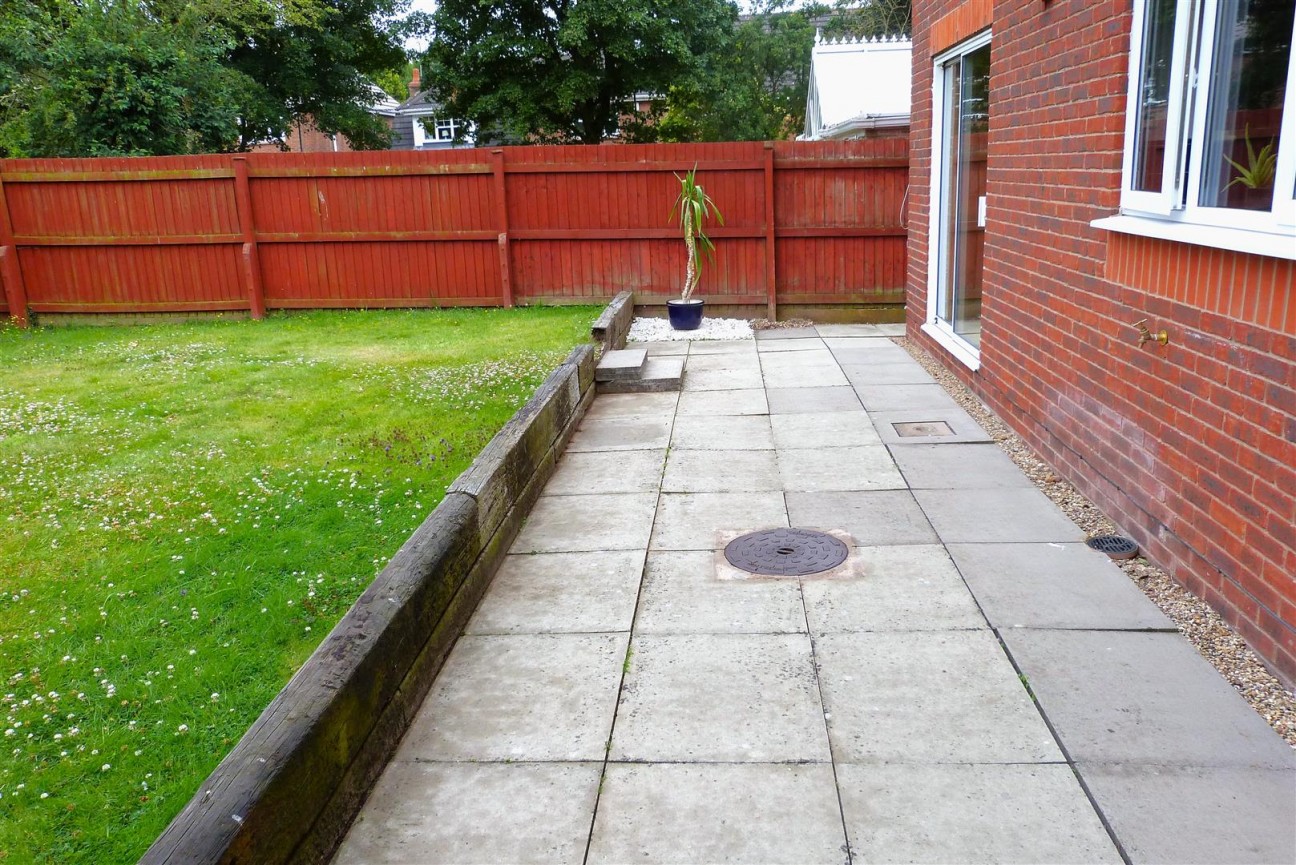 Anthony Close, Syston