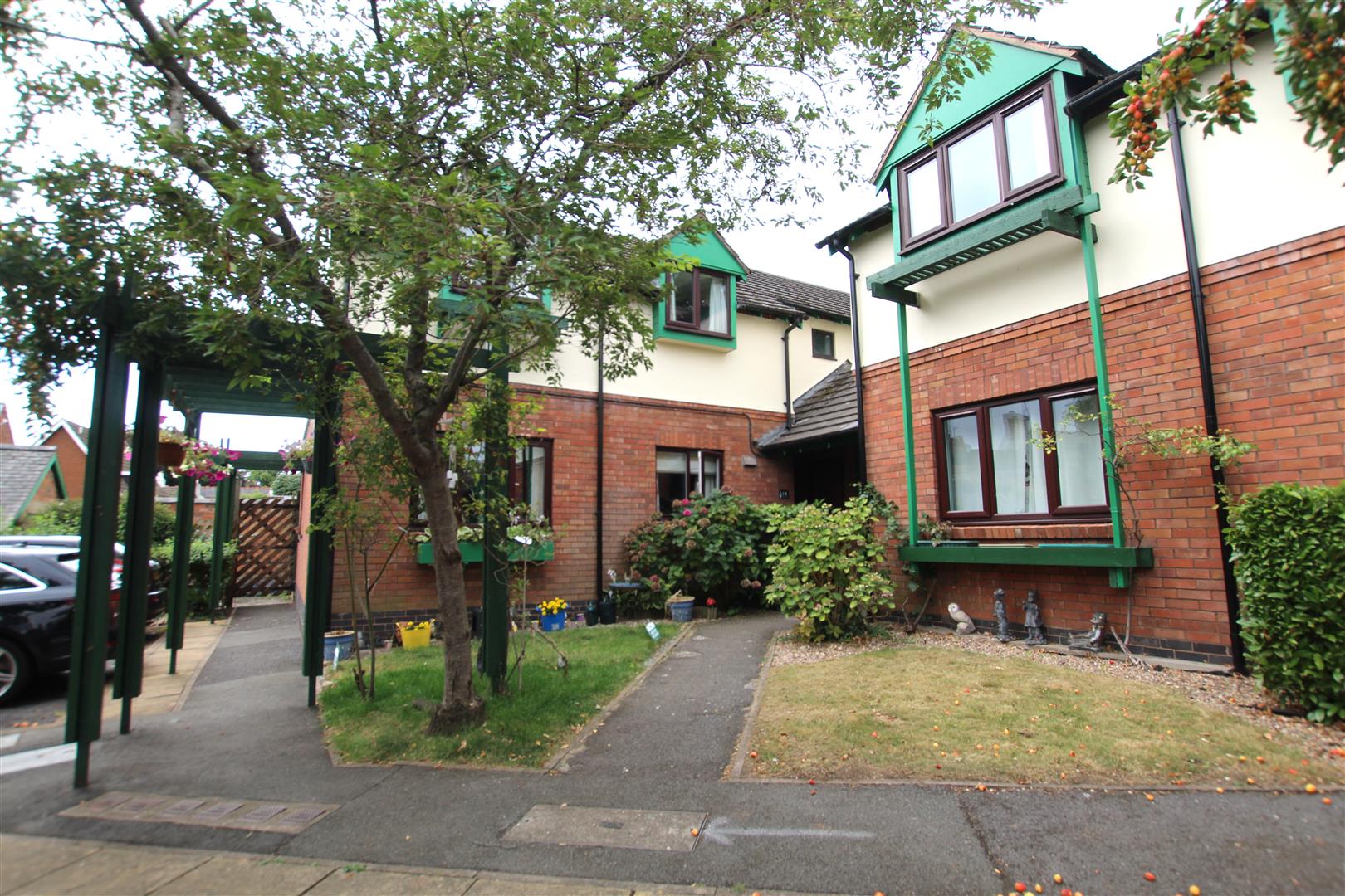 St. James Court, Birstall, Leicester