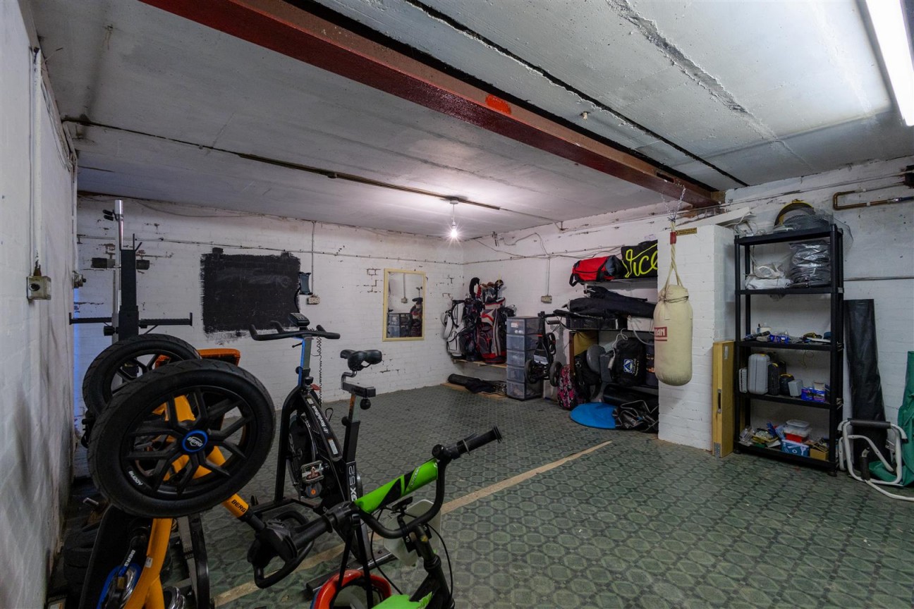 Avon Drive, Whetstone, Leicestershire.