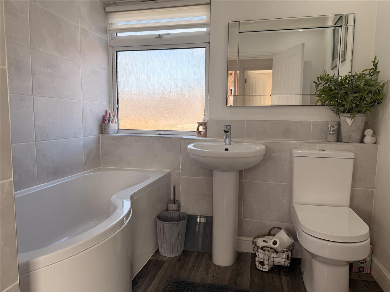 Central Avenue, Wigston, Leicestershire.