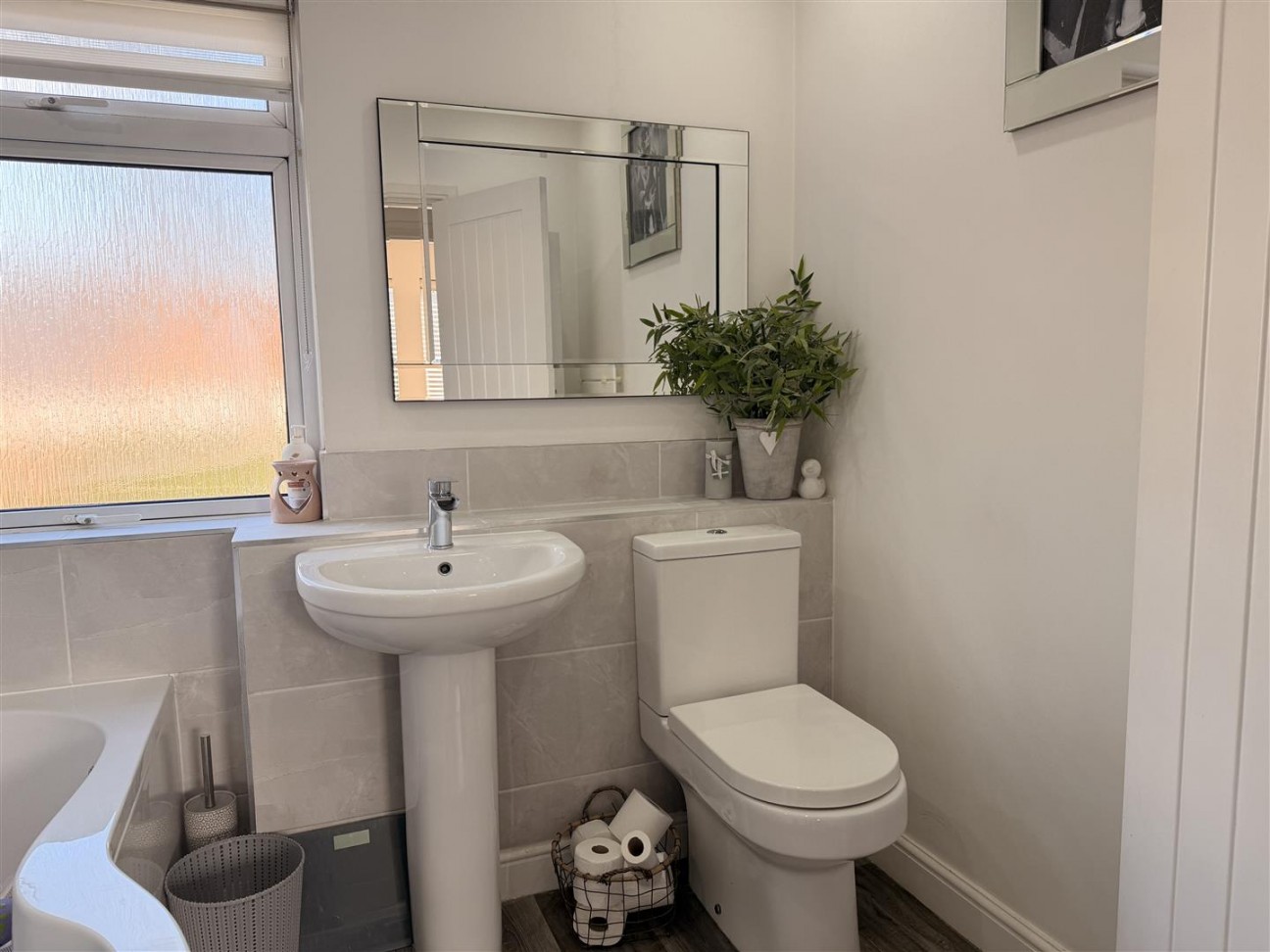 Central Avenue, Wigston, Leicestershire.