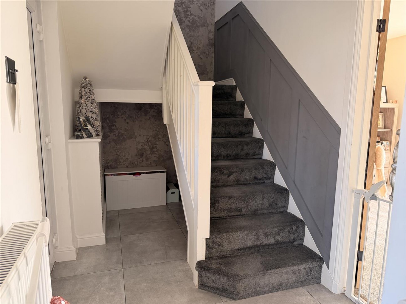 Central Avenue, Wigston, Leicestershire.