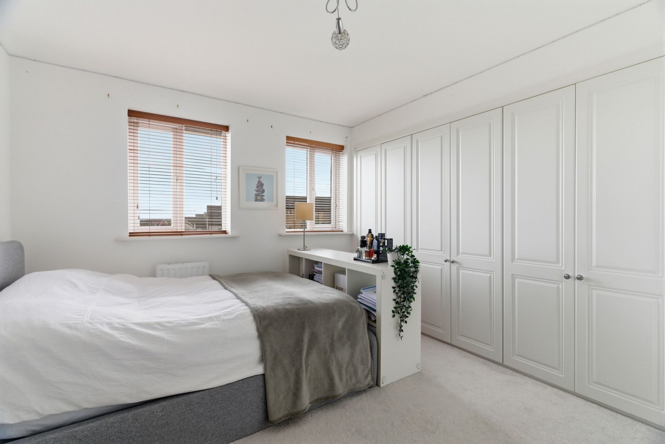 Lancaster Gate, Upper Cambourne, CB23