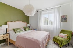 Lancaster Gate, Upper Cambourne, CB23