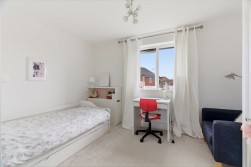 Lancaster Gate, Upper Cambourne, CB23