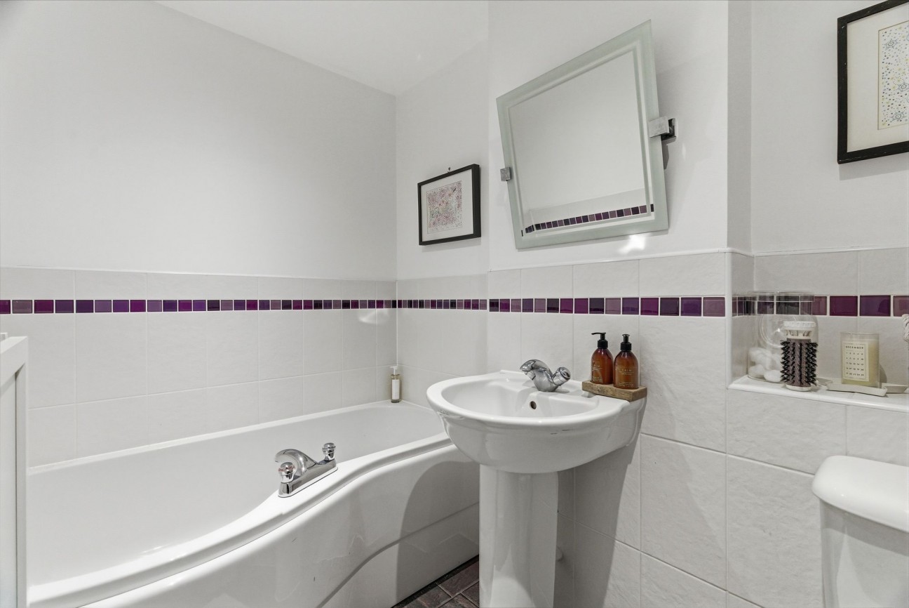 Lancaster Gate, Upper Cambourne, CB23