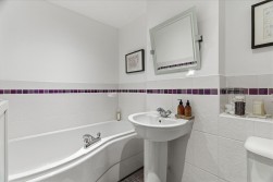 Lancaster Gate, Upper Cambourne, CB23
