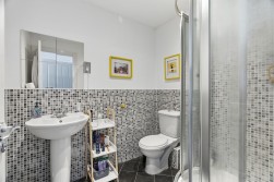 Lancaster Gate, Upper Cambourne, CB23