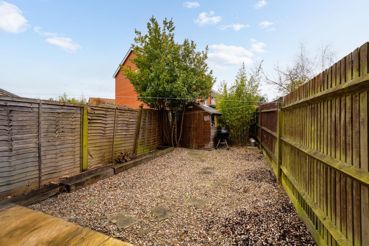 Lancaster Gate, Upper Cambourne, CB23