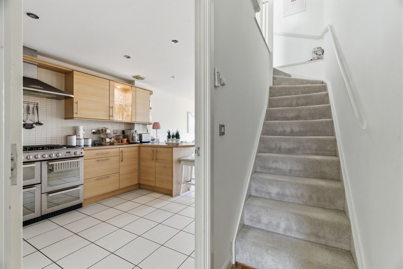Lancaster Gate, Upper Cambourne, CB23