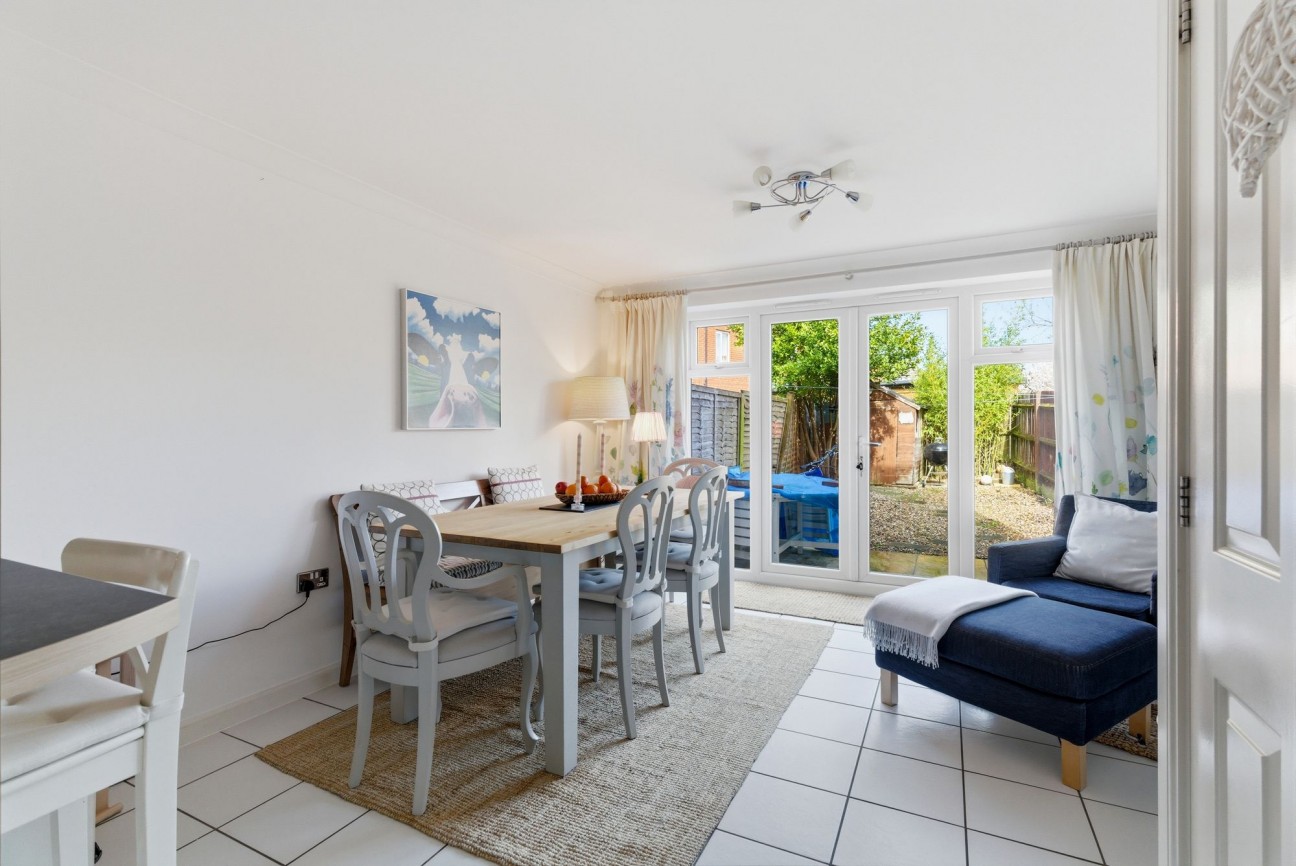 Lancaster Gate, Upper Cambourne, CB23