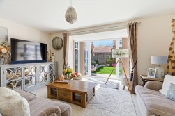 Summers Hill Drive, Papworth Everard, CB23