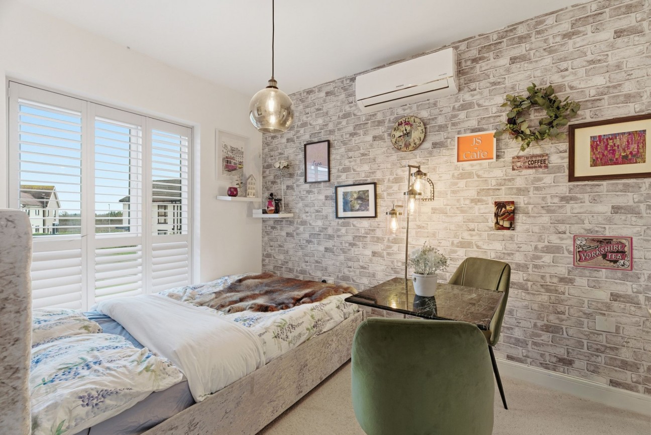 Gladiator Road, Upper Cambourne, CB23