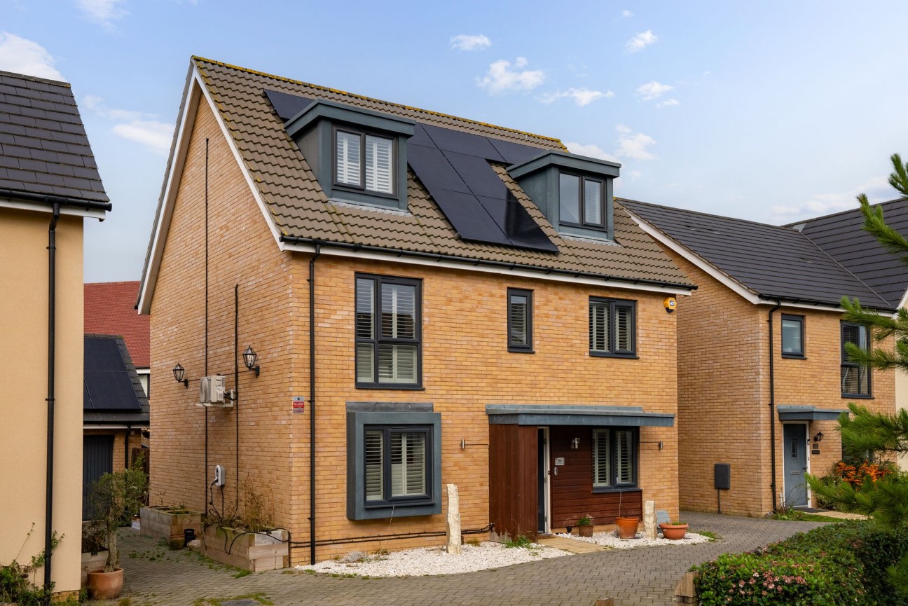 Gladiator Road, Upper Cambourne, CB23