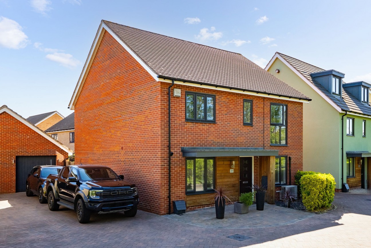 Gladiator Road, Upper Cambourne, CB23