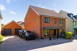 Gladiator Road, Upper Cambourne, CB23