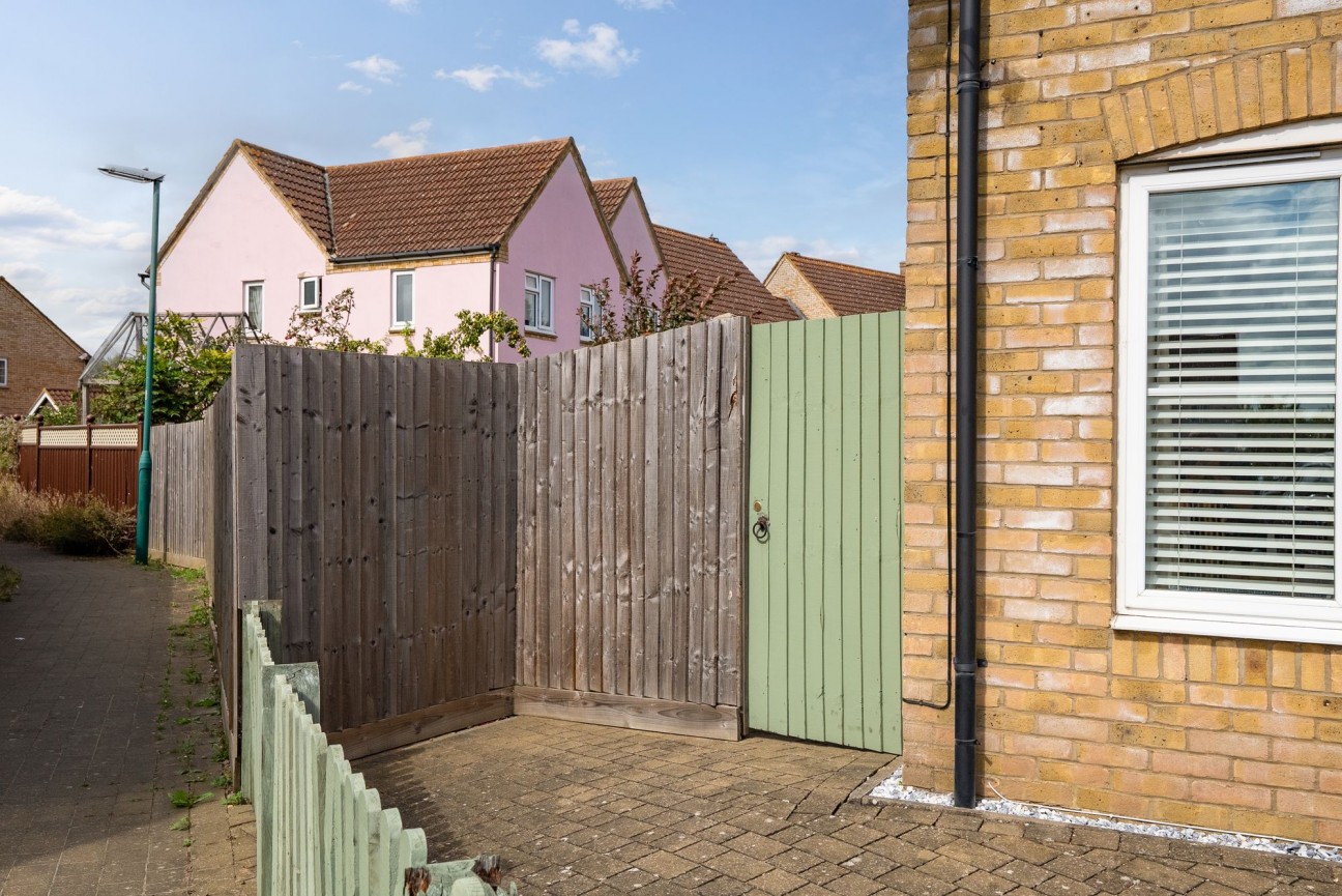 Medlar Lane, Lower Cambourne, CB23