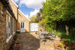 Wimpole Road, Barton, CB23