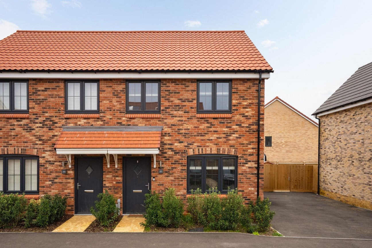 Rosemary Gardens, Kennett, CB8