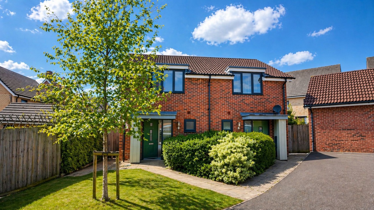Oxford Way, Upper Cambourne, CB23