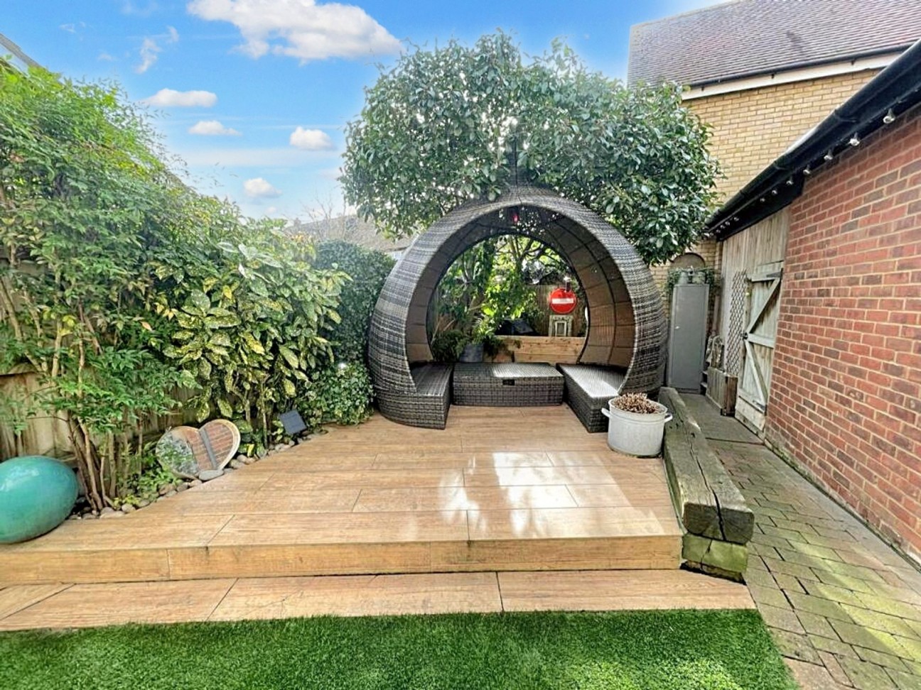 Merle Way, Lower Cambourne, CB23