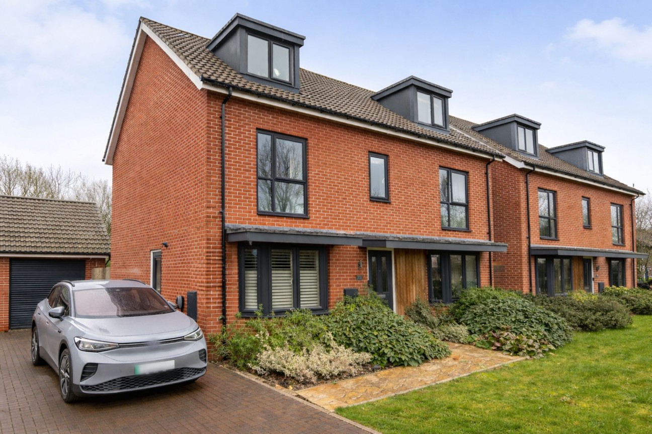 Gladiator Road, Upper Cambourne, CB23
