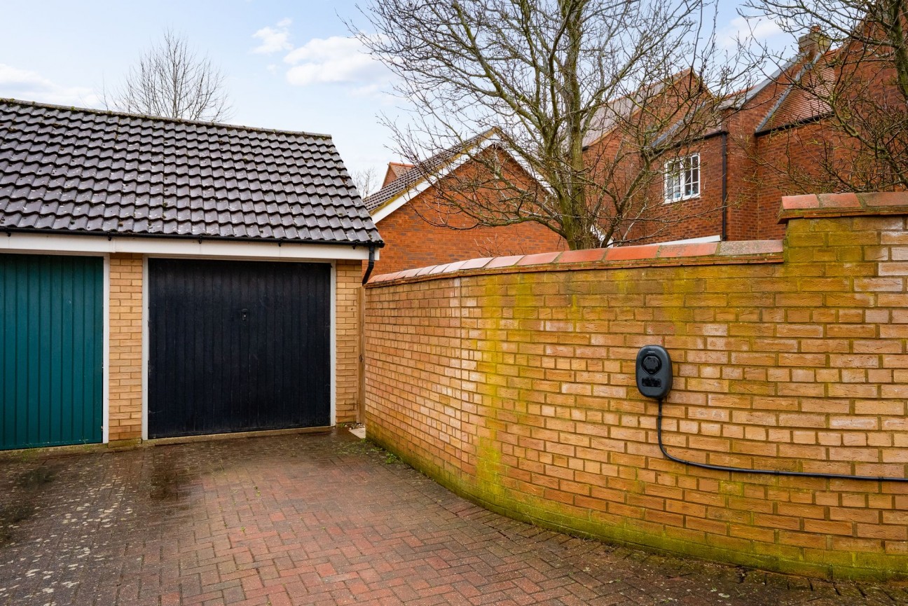Brookfield Way, Lower Cambourne, CB23