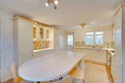 Merle Way, Lower Cambourne, CB23