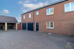 Merle Way, Lower Cambourne, CB23