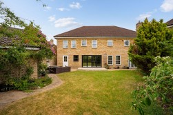 Brookfield Way, Lower Cambourne, CB23