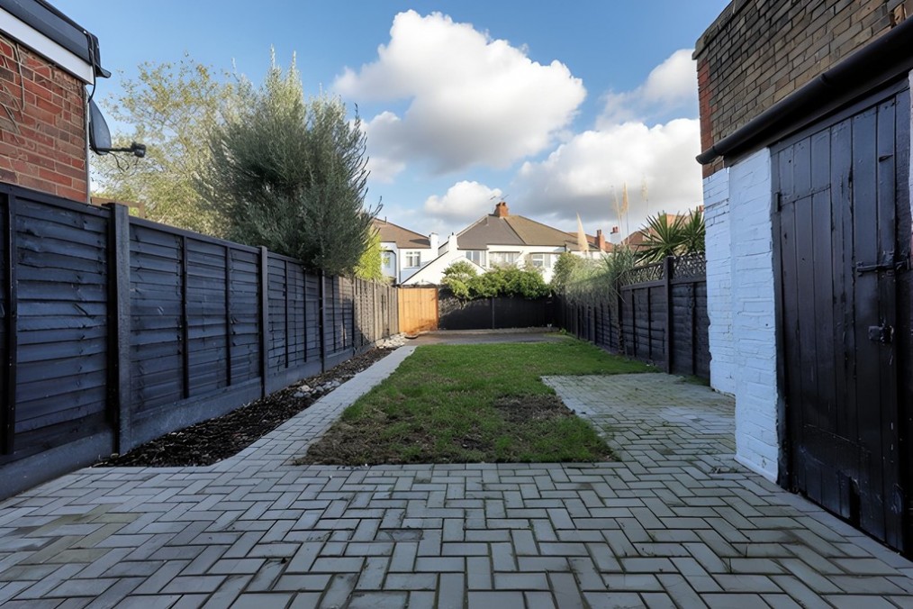 Woodfield Road, Leigh-on-Sea