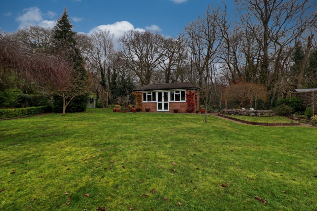 Woodlands close