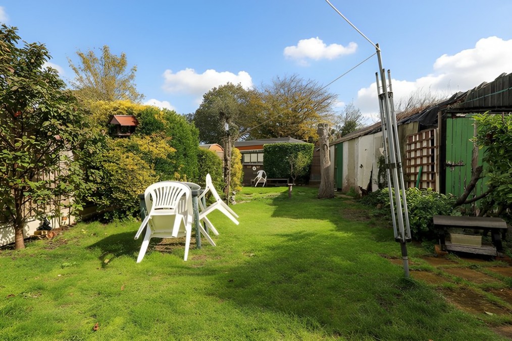 Westwood Gardens, Daws Heath