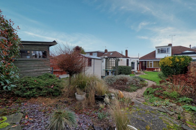 Bramble Road, Daws Heath