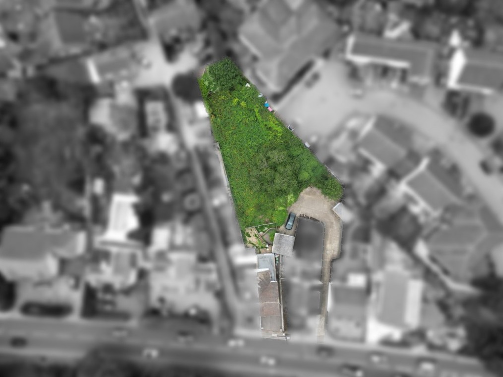 *SUBSTANTIAL PLOT WITH SEPARATE ACCESS* Thundersley