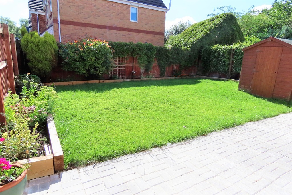 Lavington Avenue, Cheadle