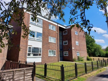 Buckfast Close, Macclesfield