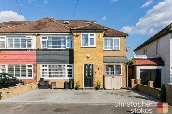 Moreton Close, Cheshunt, Waltham Cross, Hertfordshire, EN7 6LX