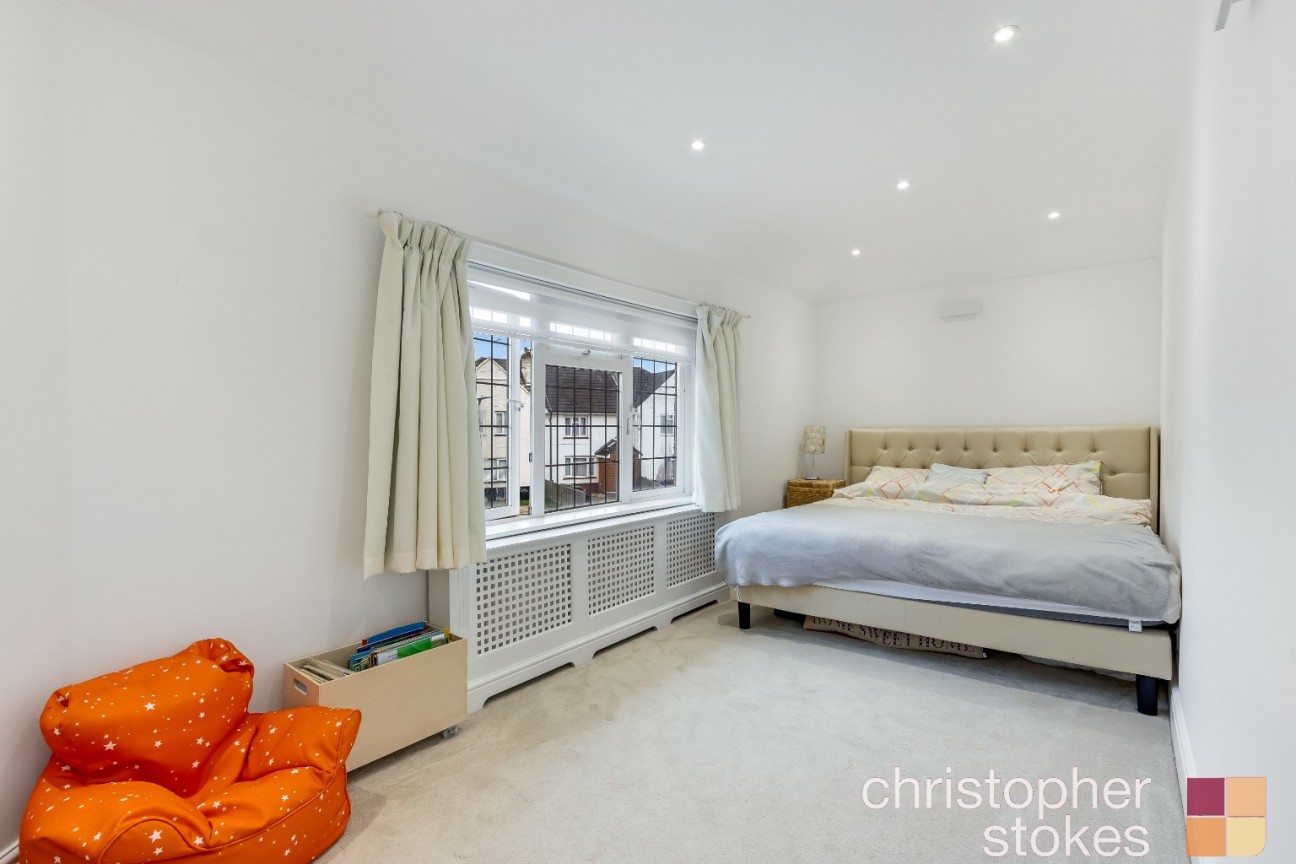 Goffs Oak Avenue, Goffs Oak, Waltham Cross, Hertfordshire, EN7 5NJ