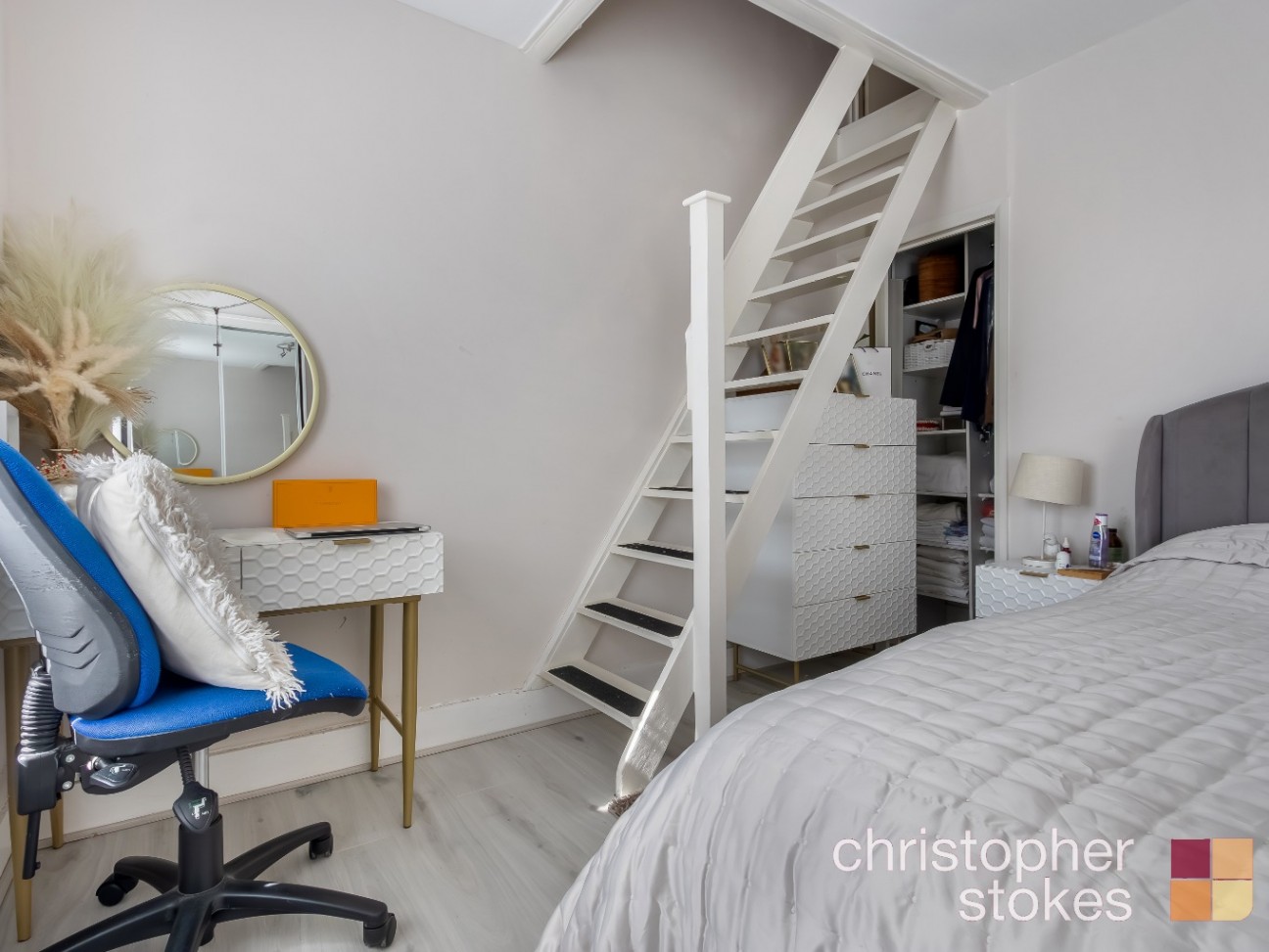 Cheshunt Folly, Brookfield Lane West, Cheshunt, Hertfordshire, EN8 0QY