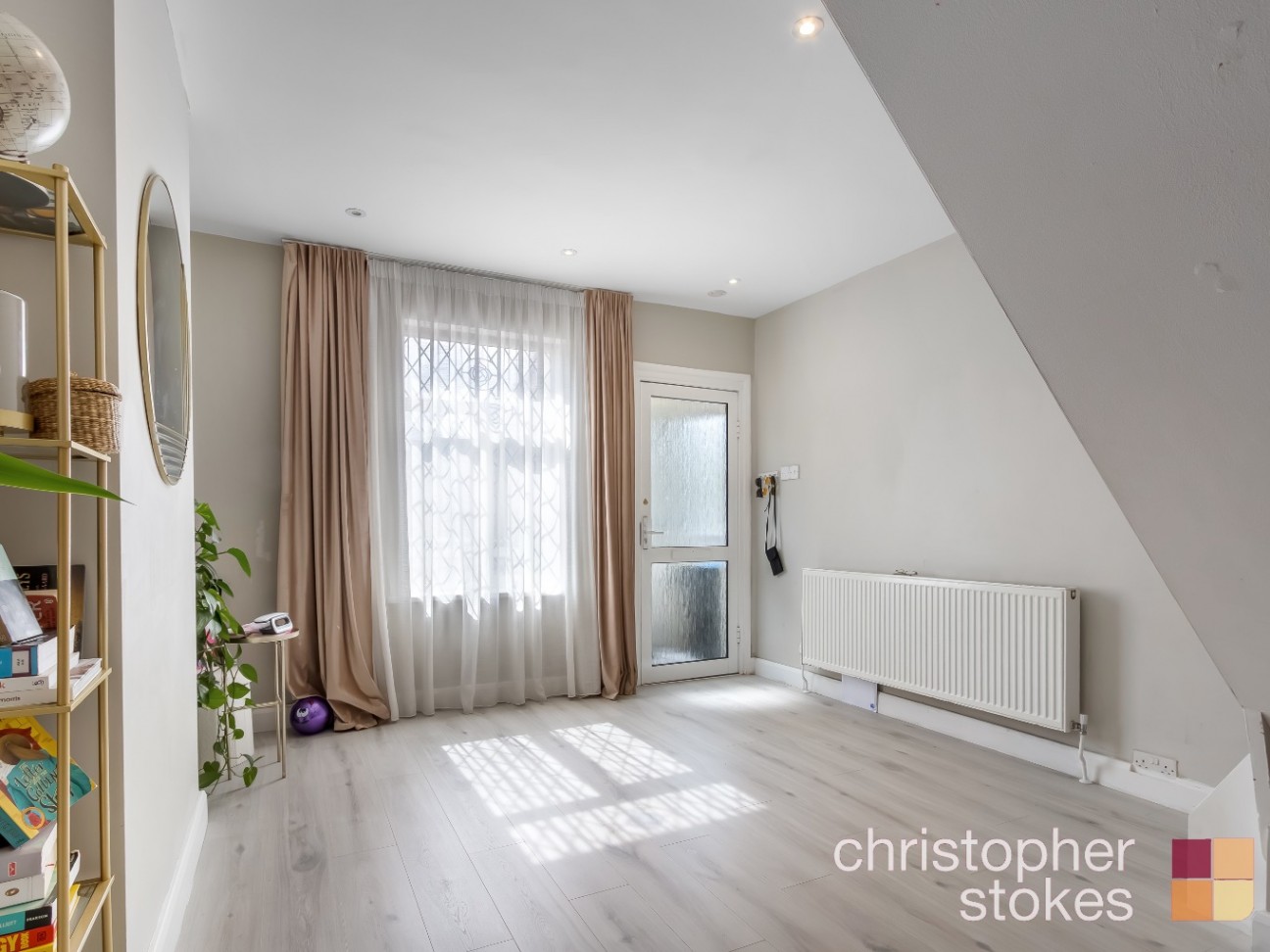 Cheshunt Folly, Brookfield Lane West, Cheshunt, Hertfordshire, EN8 0QY